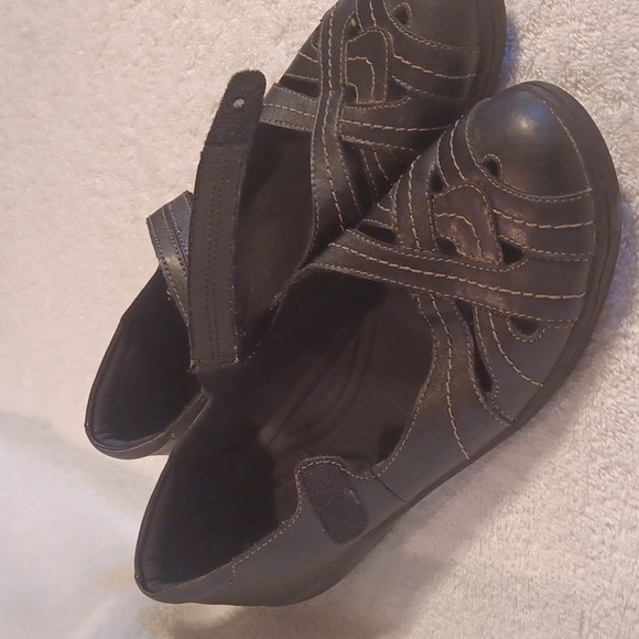 Bass Mary Jane's velcro closure women's size 12 - Picture 3 of 5
